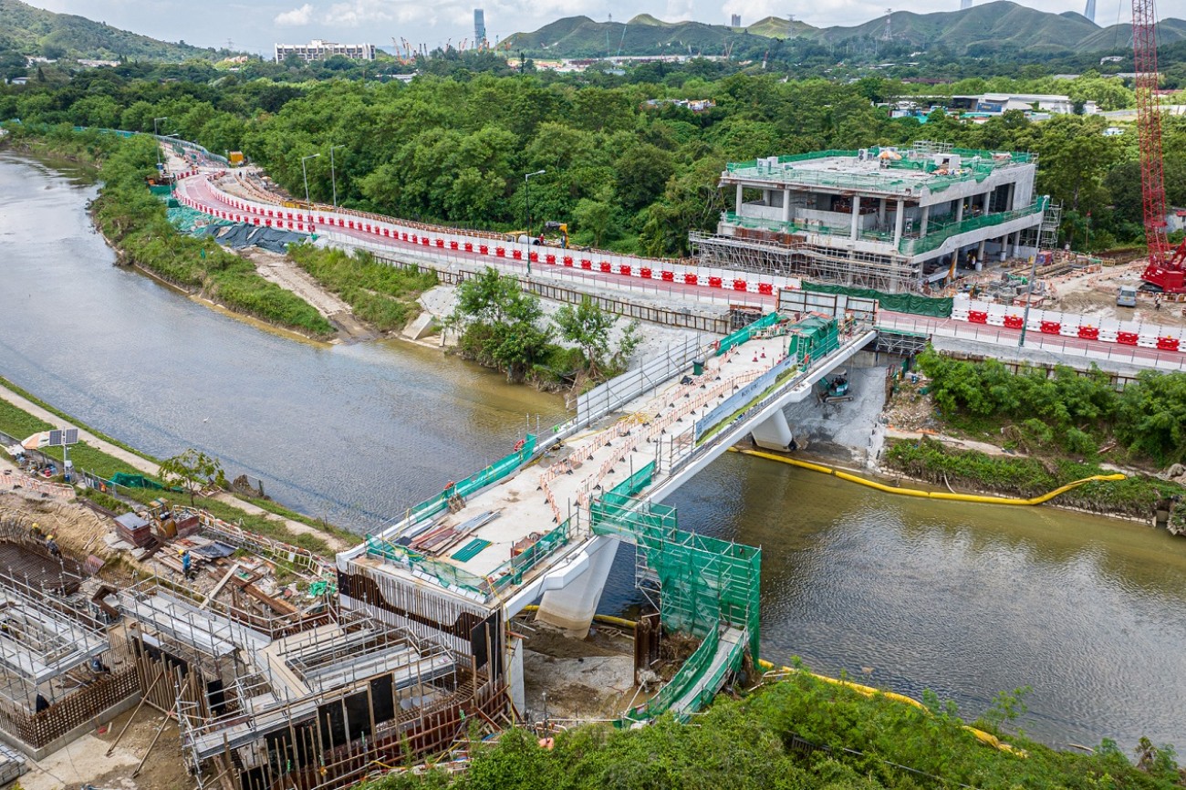 2023-09 Construction of Footbridge