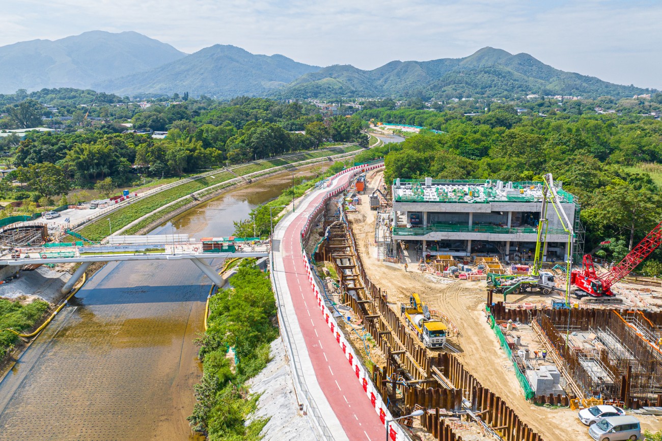 2023-10 Construction of Footbridge